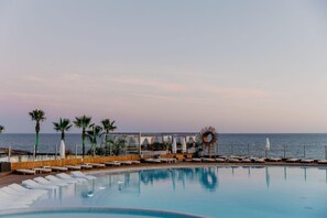 Innenpool, beheizter Pool