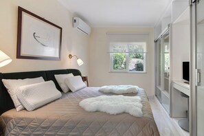 2 bedrooms, iron/ironing board, free WiFi, bed sheets - Celestial Blue Vale do Lobo Golf-Beach Apartment (Almancil)