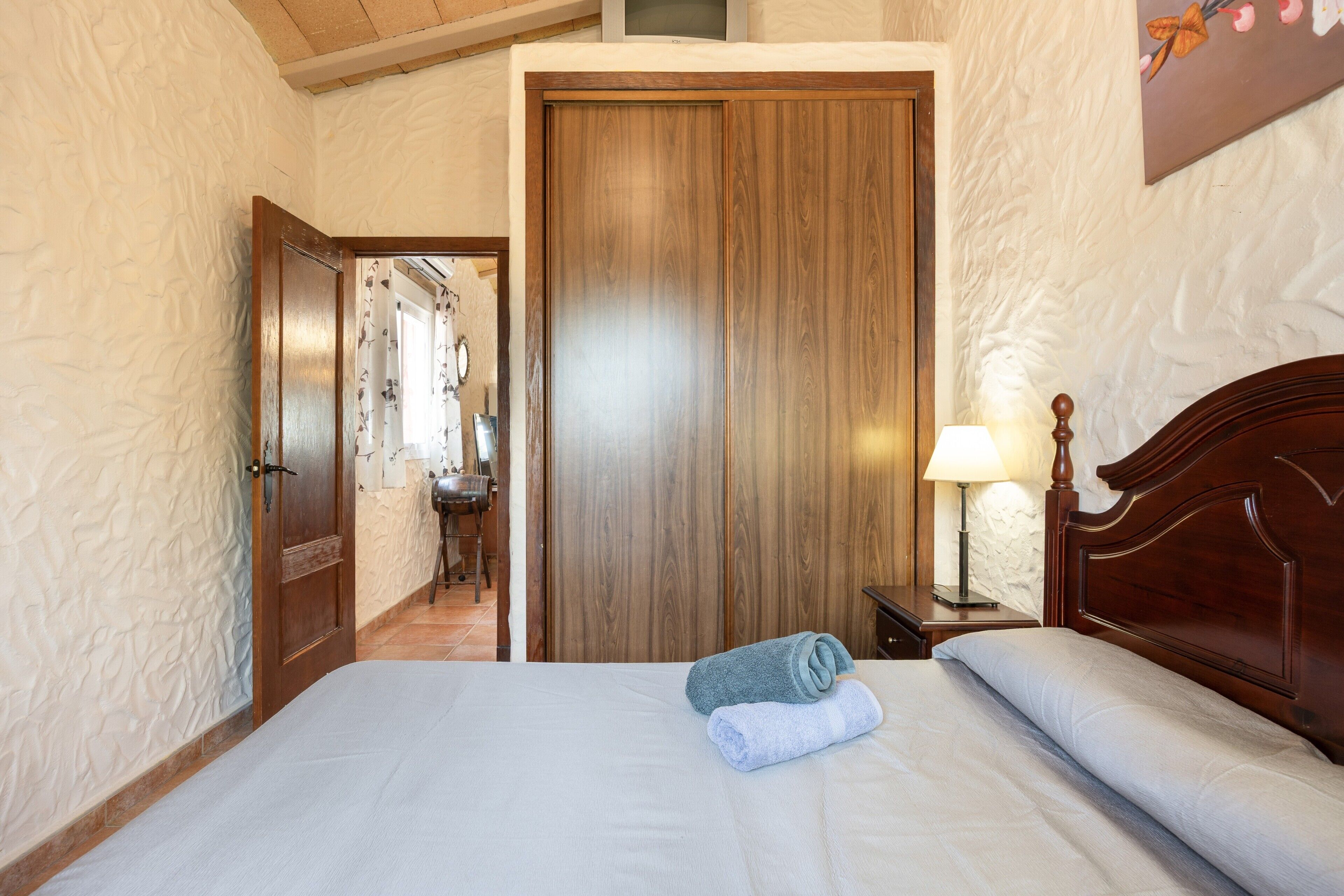5 slaapkamers, een strijkplank/strijkijzer, gratis wifi, beddengoed