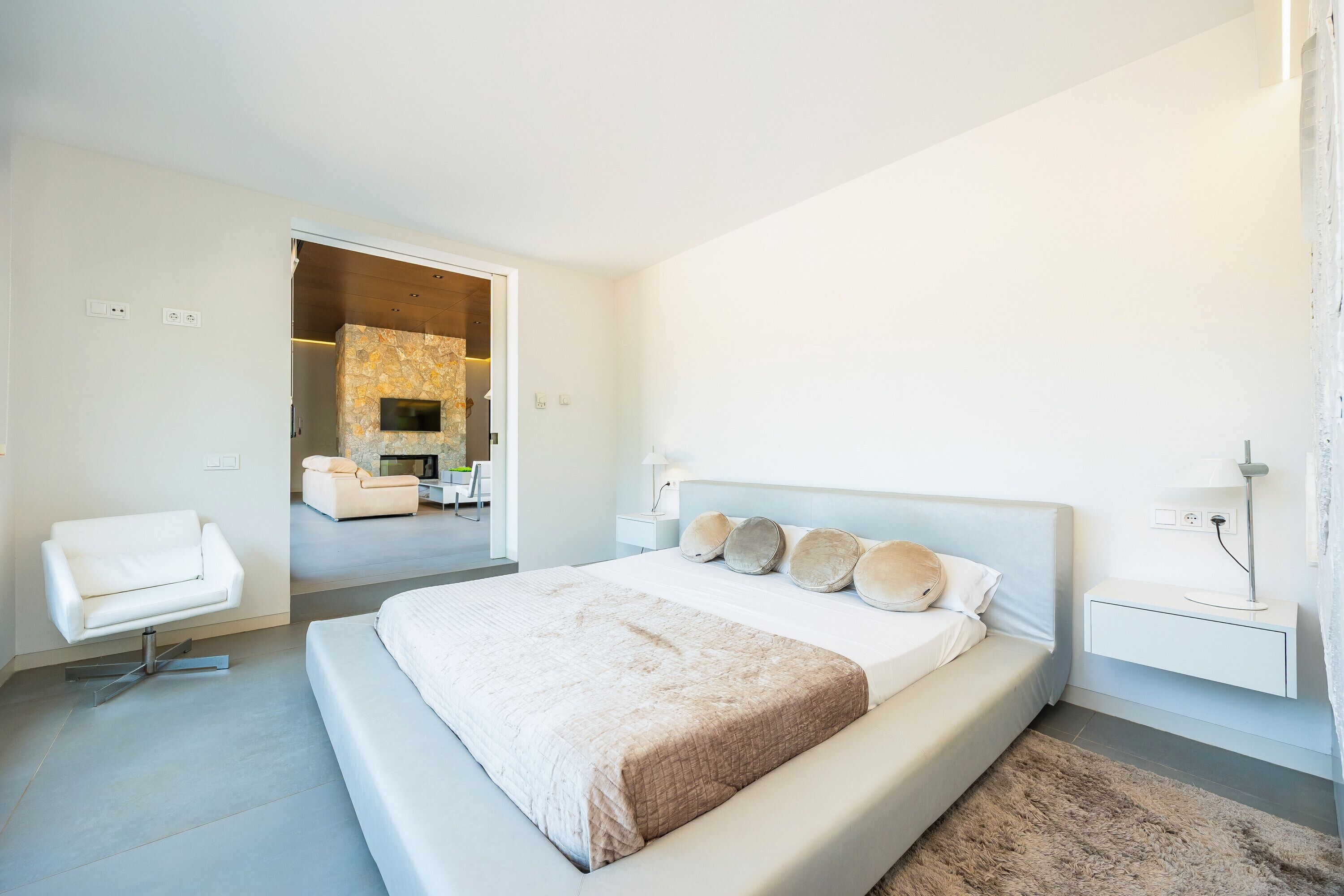 4 slaapkamers, een strijkplank/strijkijzer, gratis wifi, beddengoed