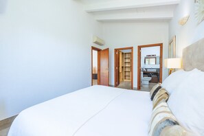 3 chambres, fer et planche à repasser, accès au Wi-Fi (inclus)