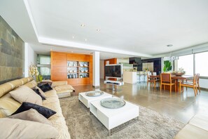 TV - Country House 'Sa Platja' with Sea View, Wi-Fi and Air Conditioning (Platja de Muro)