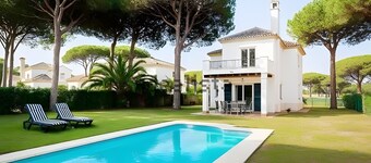 Villa 'La Cayetana Sancti Petri' avec piscine privée, terrasse privée et climatisation