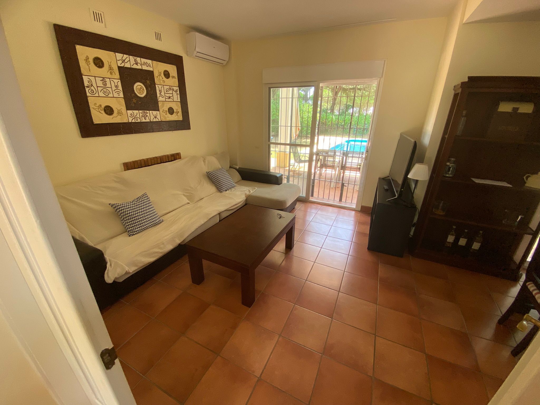 TV, fireplace, stereo