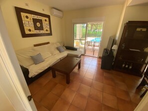 TV, peis og stereoanlegg