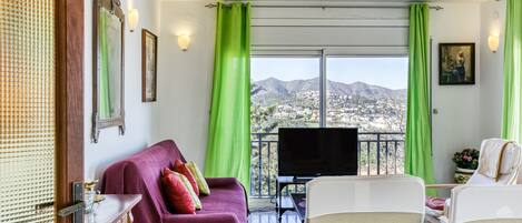 TV, fireplace, DVD player, stereo