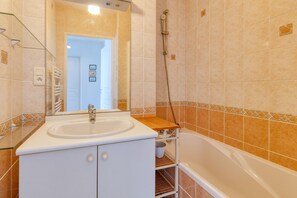 Douche, sèche-cheveux