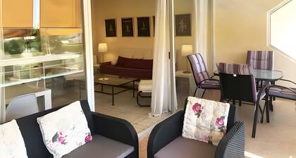 Appartement "Francås" avec piscine partagée, terrasse privée et Wi-Fi