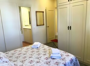 2 soverom, strykejern/-brett og wi-fi (inkludert)