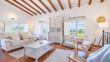 Télévision, table de tennis de table