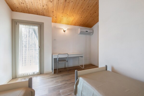 3 chambres, accès au Wi-Fi (inclus), literie fournie