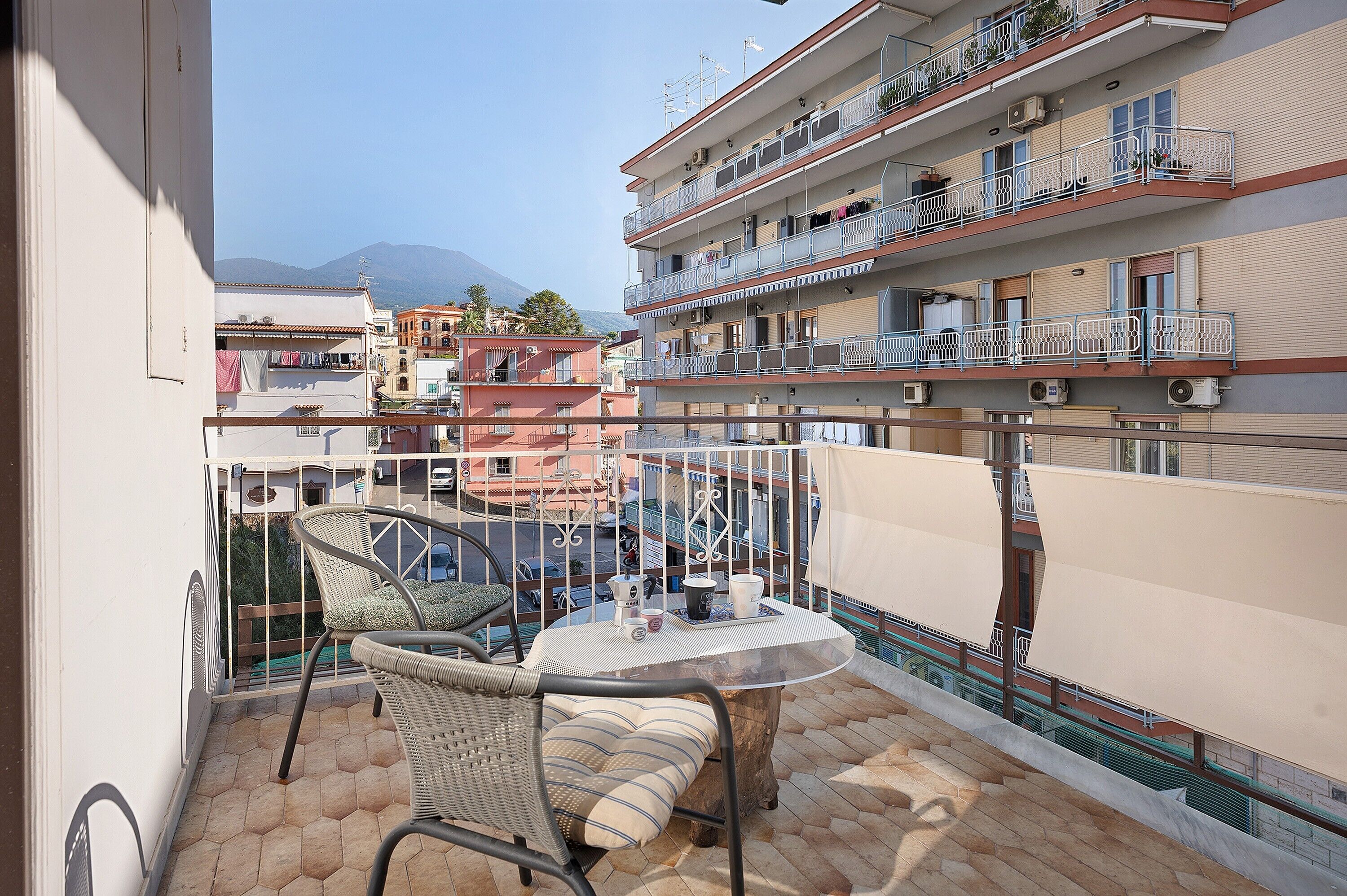 屋外ダイニングエリア