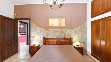 3 Schlafzimmer, Bügeleisen/Bügelbrett, kostenloses WLAN, Bettwäsche