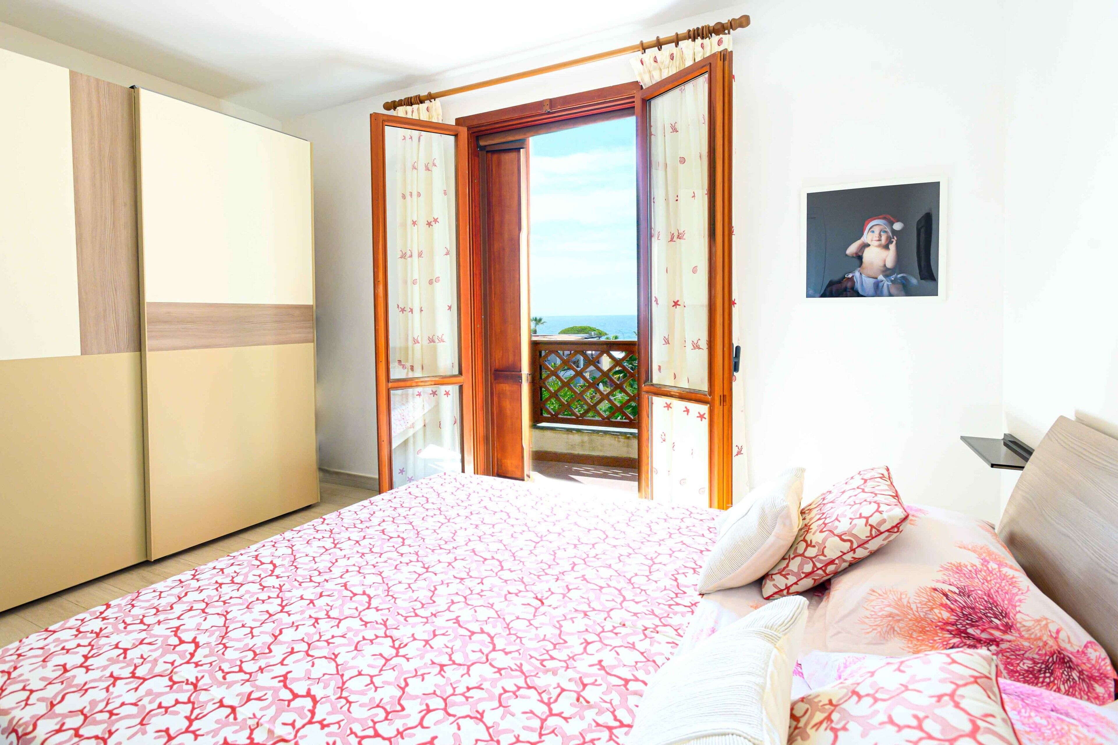 4 bedrooms, free WiFi, bed sheets