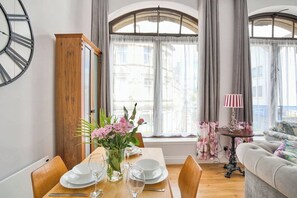 Dining - City Centre Flat in Alloa (Alloa)