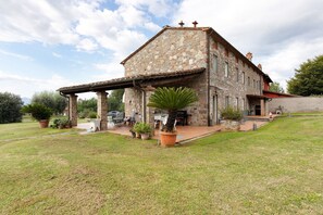 Exterior - Villa 'Ringo' with Private Pool, Private Garden and Wi-Fi (Capannori)
