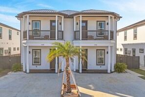 Exterior - *New~Heated Pool+Golf Cart+Grill+Pool Table (Panama City Beach)