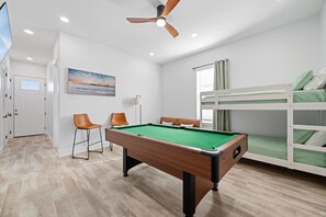 Spielezimmer