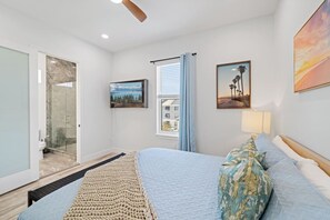 Desk, iron/ironing board, travel cot, WiFi