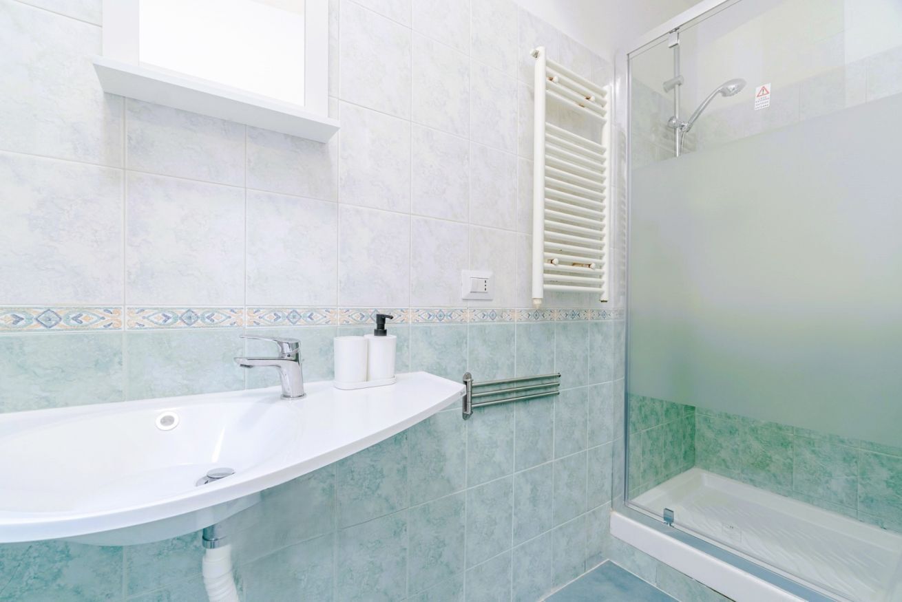 Dusche, Haartrockner, Bidet, Handtücher