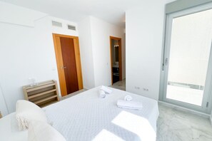 3 Schlafzimmer, Bügeleisen/Bügelbrett, Reisekinderbett, WLAN