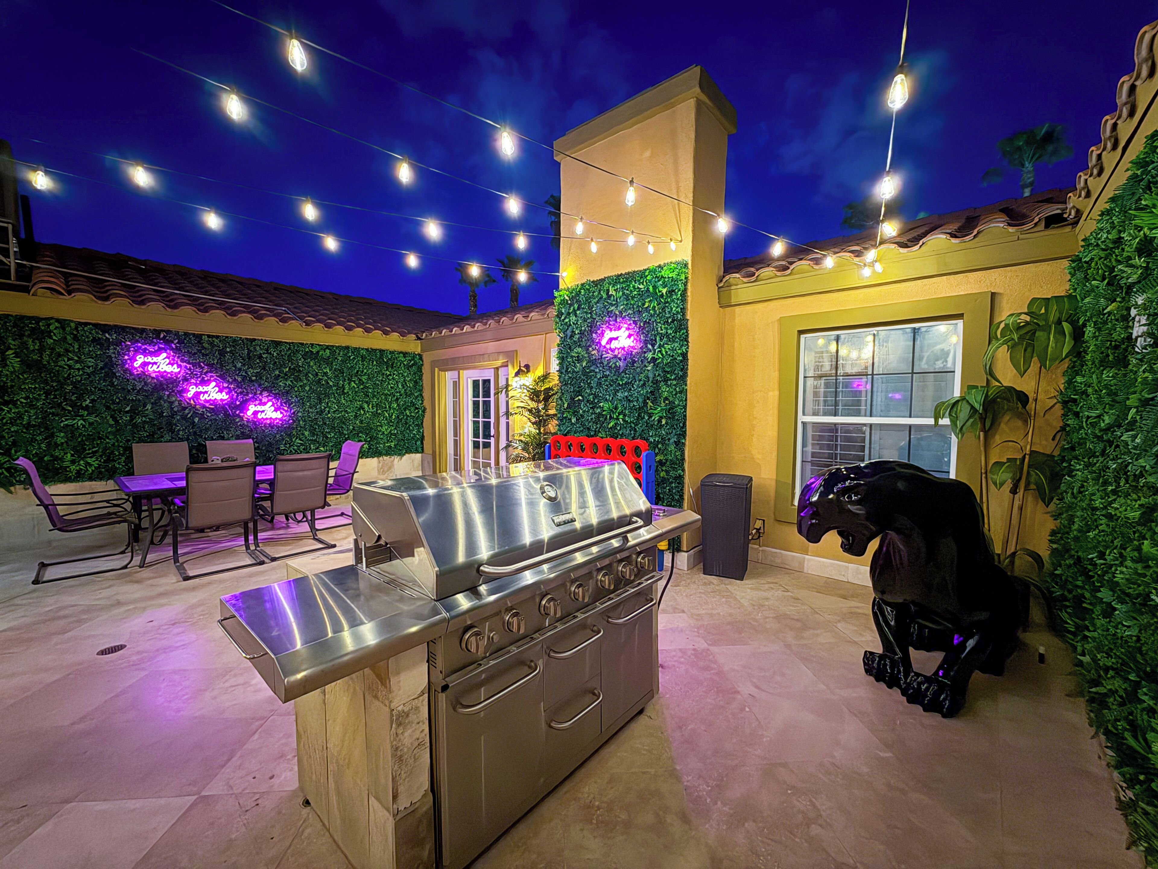 屋外ダイニングエリア