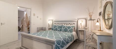 1 bedroom, iron/ironing board, travel cot, WiFi