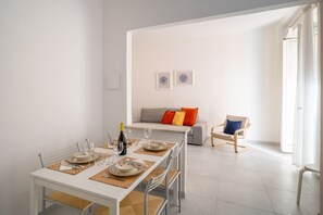 Dining - A Step from the Beach - Roomy Apt with Sea Glimpse (Arma di Taggia)