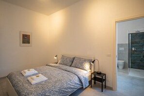 3 chambres, fer et planche à repasser, Wi-Fi, draps fournis