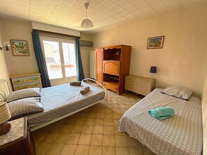 3 bedrooms, internet, bed sheets