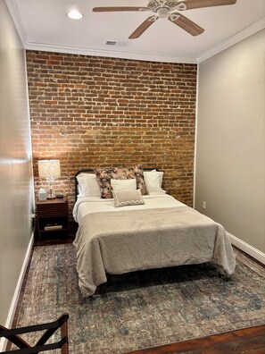 3 chambres, fer et planche à repasser, Wi-Fi gratuit, draps fournis