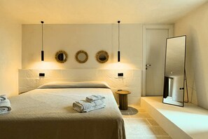 In-room safe, desk, iron/ironing board, travel crib