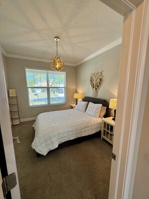 5 bedrooms, in-room safe, desk, iron/ironing board