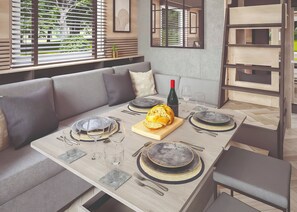 Dining - 2 bedroom accommodation in LLwyngwril, Gwynedd (LLwyngwril, Gwynedd)