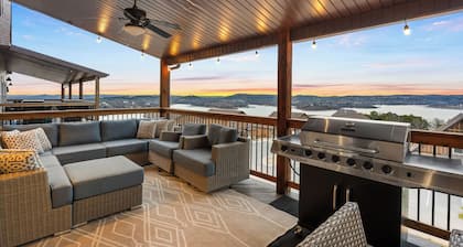 9BR Family Getaway Game Room, Theater & Big Decks