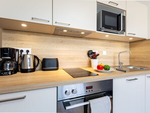 Fridge, microwave, oven, dishwasher - Racines by Interhome (Saint Malo)