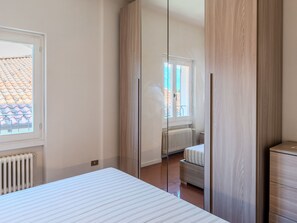 2 bedrooms, Internet