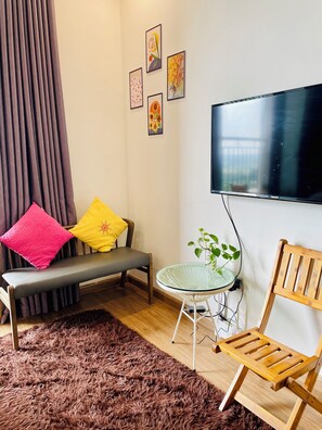 Living area - Big promotion Beautiful 5* Studio Vinhomes Green Bay (Hanoi)