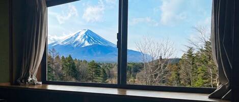 Kolmen hengen standard-huone