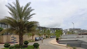 المنطقة المحيطة بالمنشأة