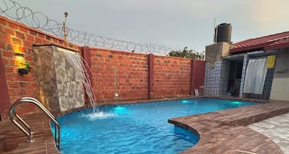 House with pool & waterfall, WiFi & air conditioning for 6 People