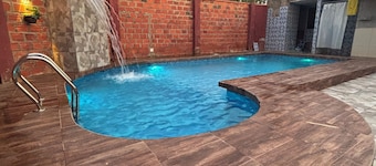 House with pool & waterfall, WiFi & air conditioning for 6 People