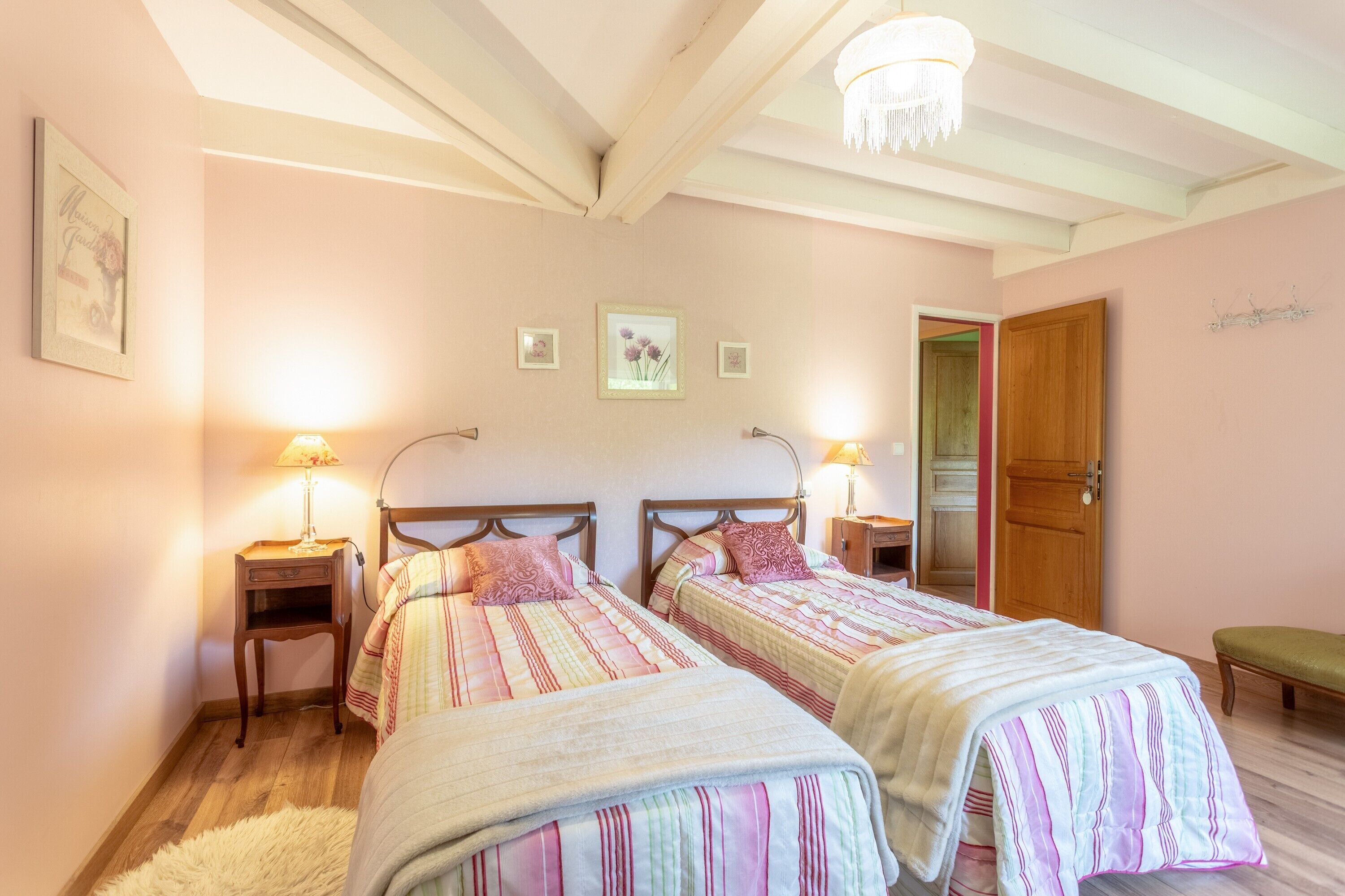 1 soverom, wi-fi (inkludert) og sengetøy