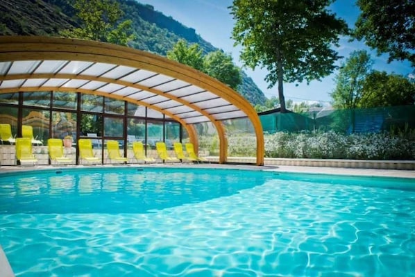 Piscine couverte