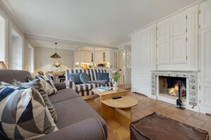 Imagen sin descripción, 2 de 42, botón