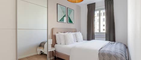 2 bedrooms, iron/ironing board, WiFi, bed sheets