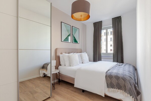 2 chambres, fer et planche à repasser, Wi-Fi, draps fournis