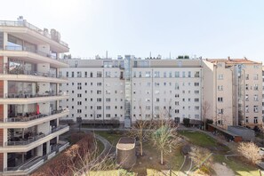 Exterior - Blueground | Prenzlauer, w/d, balcony, nr TV Tower (Berlin)