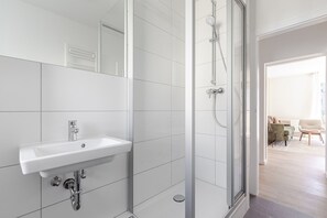 Hair dryer, towels - Blueground | Prenzlauer, w/d, balcony, nr TV Tower (Berlin)