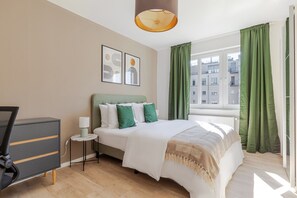 2 chambres, fer et planche à repasser, Wi-Fi, draps fournis